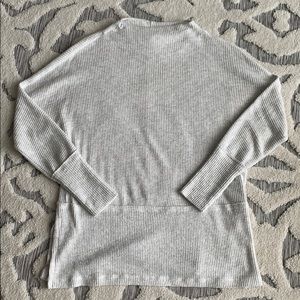 Anthropologie Eri + Ali white lounge LS tunic